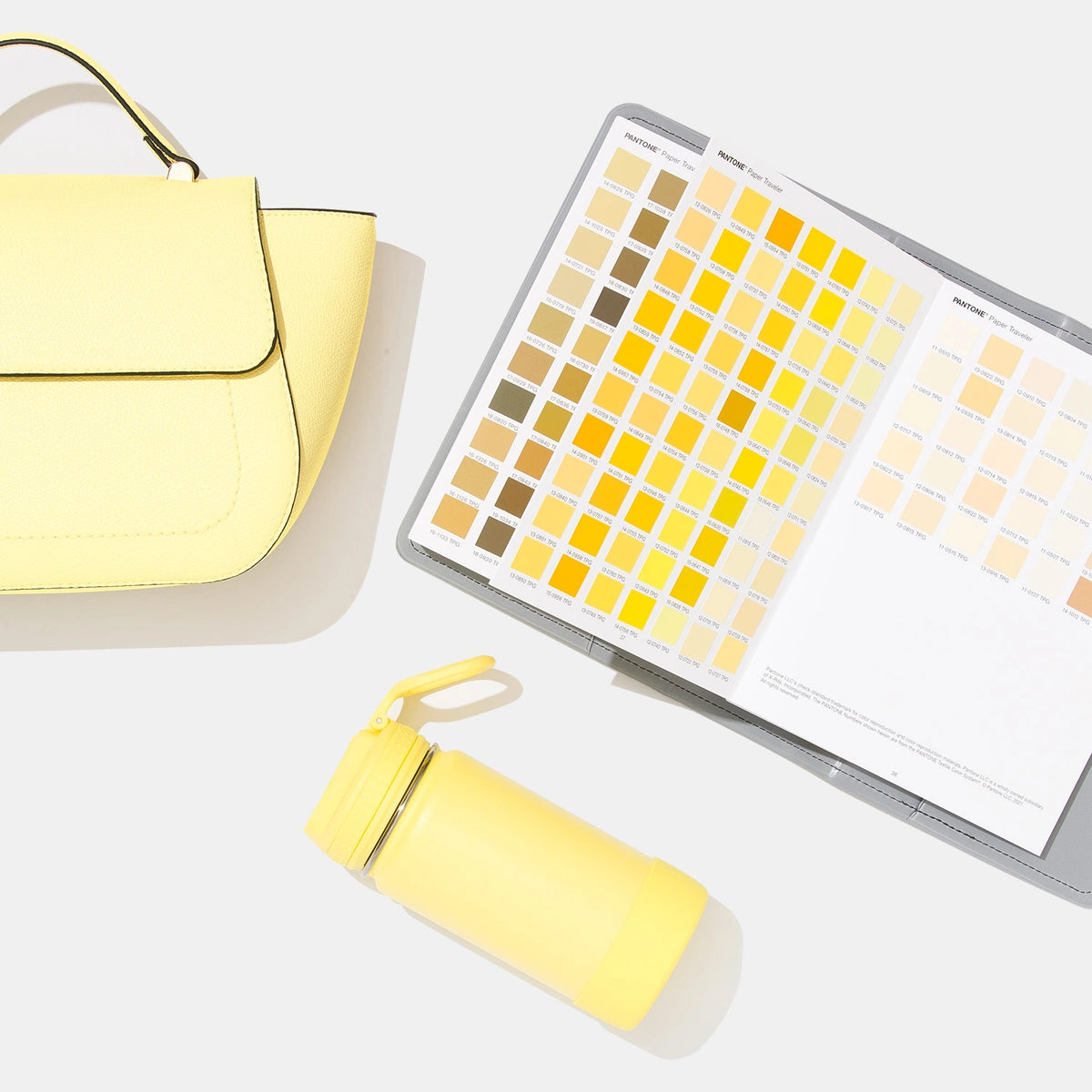 Pantone Fashion, home + interiors paper traveler